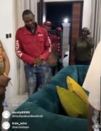 Moment NDLEA operatives storm skit-maker, DeGeneral’s house after midnight and whisked him away (Video)