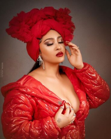 “The Queen of all queens” – Olakunle Churchill shwers praises on his wife, Rosy Meurer as she turns 30