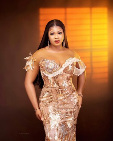Stunning Pictures of Nigerian Asoebi styles for Queens - Women Fashion  2022Stunning Pictures of Nigerian Asoebi styles for Queens - Women Fashion  2022