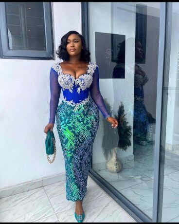 25+ Latest Trending And Sophisticated Asoebi Styles For Wedding